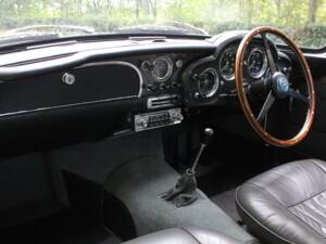 Image 11/19 of Aston Martin DB 4 (1961)