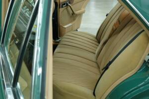 Bild 30/50 von Mercedes-Benz 260 SE (1990)