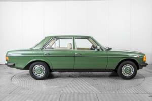 Afbeelding 10/50 van Mercedes-Benz 300 D (1978)