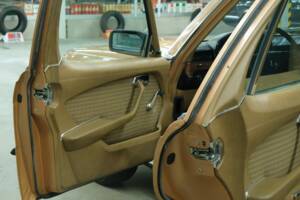 Image 21/50 de Mercedes-Benz 350 SE (1973)
