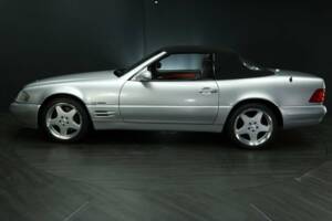 Image 31/49 of Mercedes-Benz SL 500 (2001)