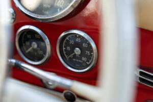 Image 32/43 of Mercedes-Benz 190 SL (1959)