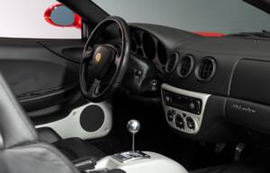 Image 14/35 of Ferrari 360 Modena (1999)