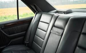 Bild 39/61 von Mercedes-Benz 500 E (1992)