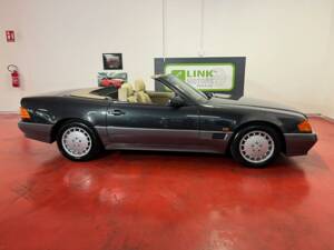 Image 20/48 of Mercedes-Benz 300 SL-24 (1992)