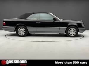 Imagen 7/15 de Mercedes-Benz E 320 (1995)