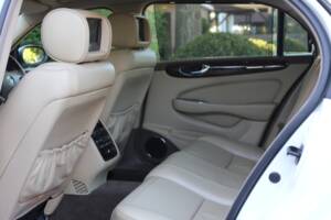 Imagen 77/77 de Jaguar XJ 8 4.2 (2005)