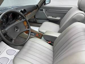 Image 11/23 of Mercedes-Benz 380 SL (1984)