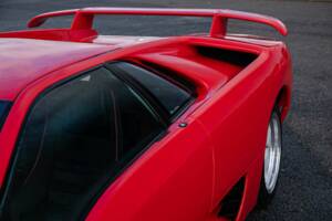 Image 37/48 of Lamborghini Diablo (1991)