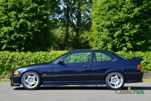 Image 2/50 de BMW 323i (1998)