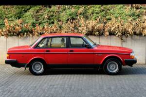 Image 6/75 de Volvo 240 (1986)
