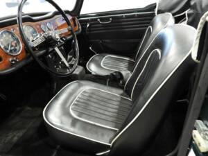 Image 6/15 of Triumph TR 4A (1967)