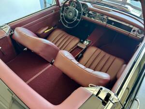 Image 6/36 of Mercedes-Benz 280 SL (1970)