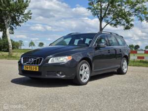 Image 3/44 of Volvo V 70 2.0 T5 (2012)