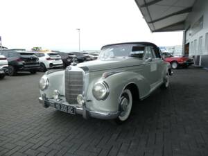 Immagine 3/33 di Mercedes-Benz 300 Sc Cabriolet A (1957)