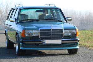 Image 3/24 of Mercedes-Benz 280 TE (1983)