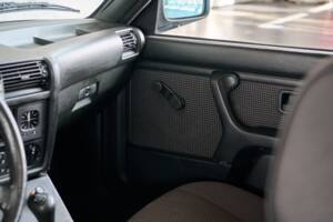 Bild 39/50 von BMW 325i (1986)