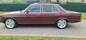 Bild 4/11 von Mercedes-Benz 230 E (1982)