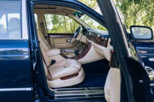 Image 15/24 of Bentley Arnage Red Label (2000)