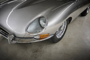 Image 19/99 of Jaguar E-Type 3.8 (1964)