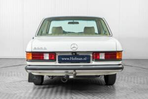 Image 13/50 of Mercedes-Benz 300 D (1980)