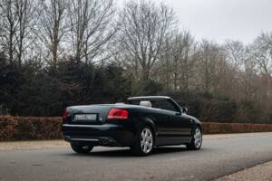 Image 6/39 of Audi S4 (2006)