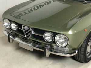 Bild 11/22 von Alfa Romeo Giulia GT 1300 Junior (1971)