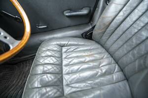 Image 25/50 de Jaguar E-Type (1968)