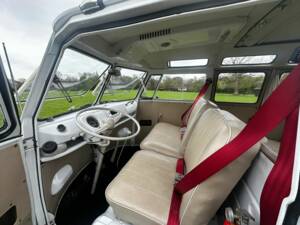 Image 32/60 of Volkswagen T2c Combi (1969)