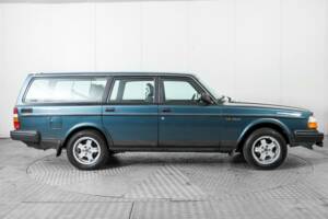 Immagine 10/50 di Volvo 240 GL (1990)