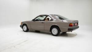 Bild 4/15 von Mercedes-Benz 230 CE (1988)
