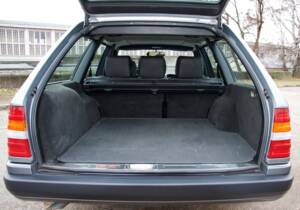 Bild 26/32 von Mercedes-Benz 280 TE (1993)