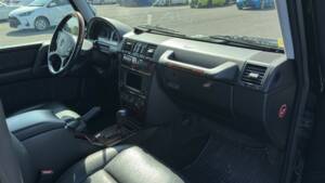 Bild 31/63 von Mercedes-Benz G 500 (lang) (2009)