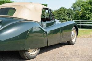 Image 10/50 of Jaguar XK 120 DHC (1954)
