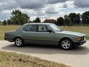 Image 4/19 of BMW 728i (1986)
