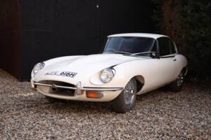 Image 18/50 de Jaguar Type E (2+2) (1970)