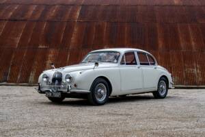 Bild 39/51 von Jaguar 240 (1968)