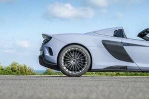 Image 9/37 of McLaren 675LT Spider (2016)