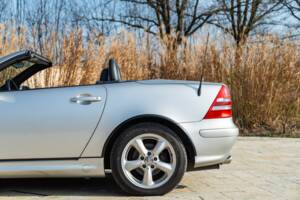 Obraz 15/48 pojazdu Mercedes-Benz SLK 320 (2001)