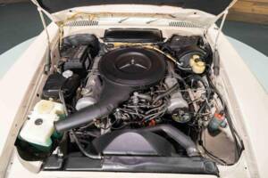 Image 18/19 of Mercedes-Benz 350 SL (1972)