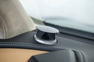 Image 22/32 of Aston Martin Vanquish (2013)