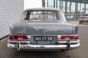 Bild 5/8 von Mercedes-Benz 220 SE b (1962)