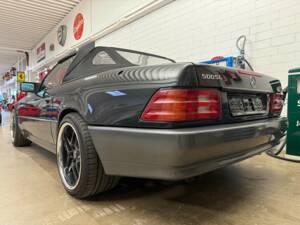 Image 12/16 of Mercedes-Benz 500 SL (1992)