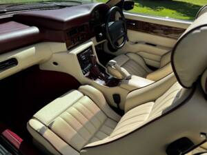 Afbeelding 38/54 van Aston Martin Virage Volante (1996)