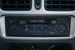 Image 22/34 of Renault Clio II V6 (2002)