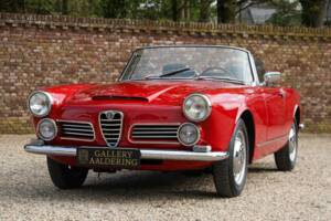 Image 17/50 of Alfa Romeo 2600 Spider (1962)