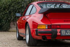 Bild 35/50 von Porsche 911 Carrera 3.2 (1988)
