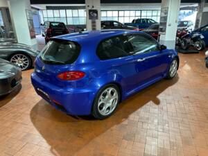 Image 4/22 of Alfa Romeo 147 3.2 GTA (2004)