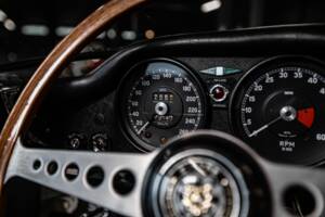 Image 28/53 de Jaguar E-Type (1970)