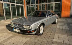 Image 1/29 of Daimler Double Six (1993)